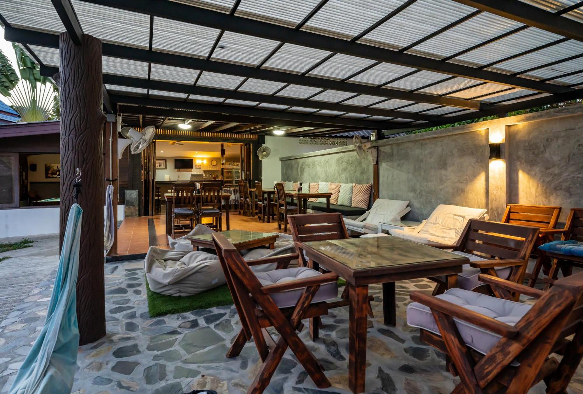 Phatcharee Resort Baan Tai Exterior photo