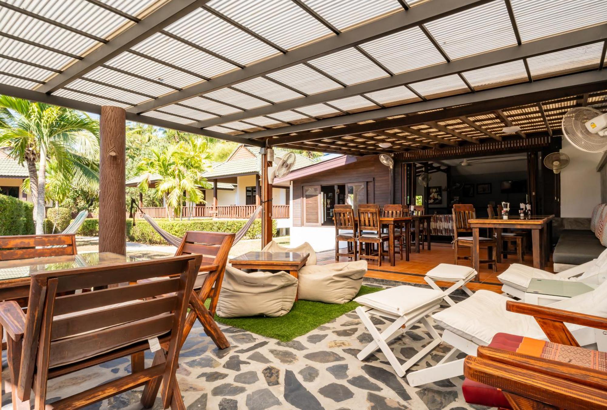 Phatcharee Resort Baan Tai Exterior photo