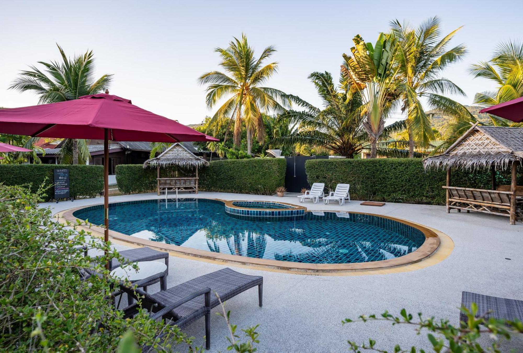 Phatcharee Resort Baan Tai Exterior photo