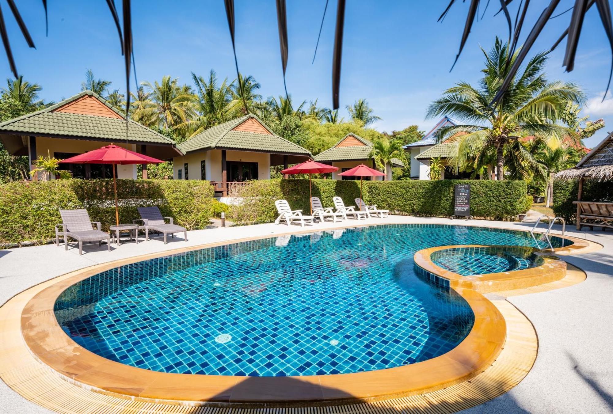 Phatcharee Resort Baan Tai Exterior photo