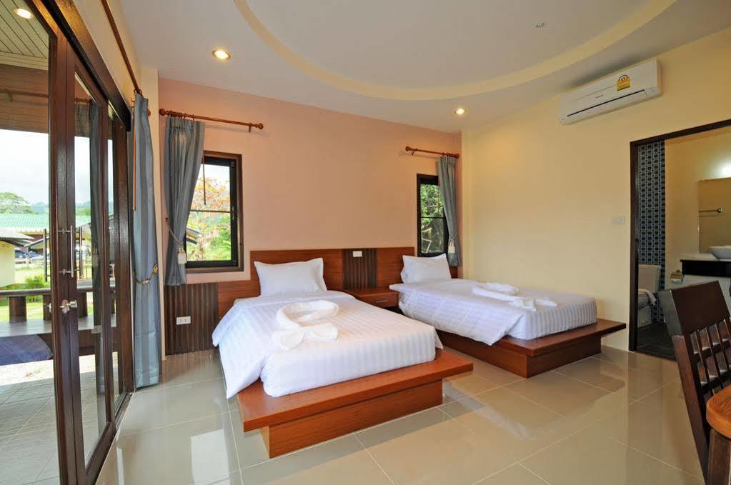 Phatcharee Resort Baan Tai Exterior photo
